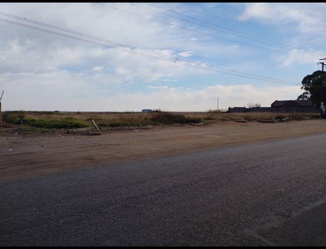1,428M² VACANT LAND FOR SALE IN ELOFF